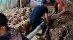 Petugas PT AM Sanggam Balangan Bergerak Cepat Tangani Kebocoran Pipa