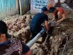 Petugas PT AM Sanggam Balangan Bergerak Cepat Tangani Kebocoran Pipa