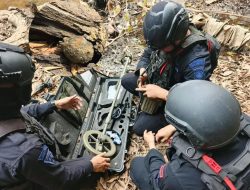 Respons Cepat Gegana Tangani Temuan Benda Diduga Bom di Batumandi