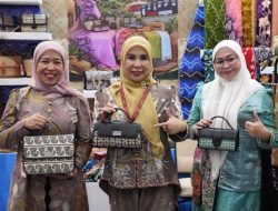 Ketua DPRD dan Ketua Dekranasda Balangan Hadiri Pameran Kriya Nusa se-Indonesia