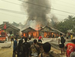 Kebakaran di Halong, Tiga Rumah Warga Ludes Terbakar