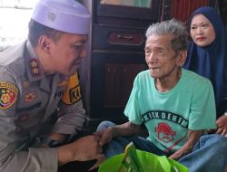 Kapolres Balangan Salurkan BARAKALLAH untuk Lansia di Desa Sirap